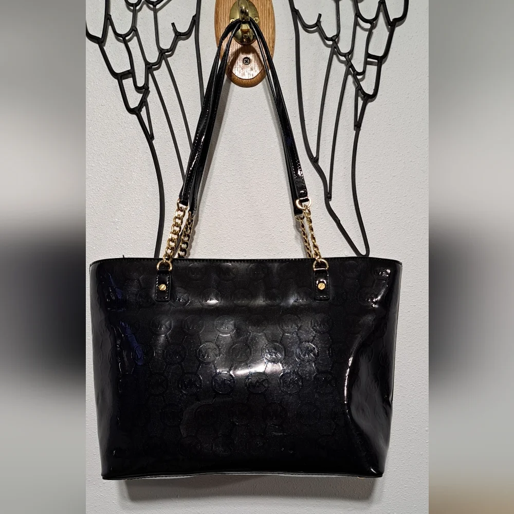 Michael Kors Elegant Black Tote Bag - Picture 5 of 7